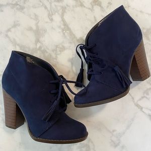 NWT: Faux Suede Navy Booties With Tassels